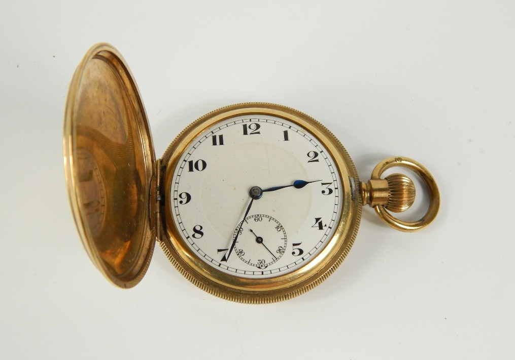 Appraisal: A gold plated gentleman's hunting cased pocket watch keyless wind