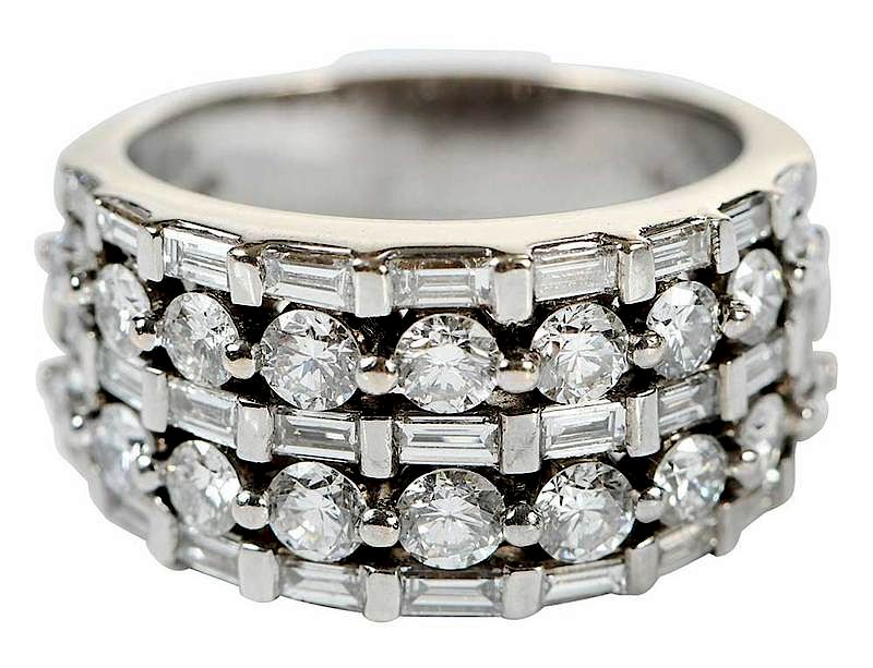 Appraisal: kt Diamond Ring round brilliant diamonds estimated total weight cts