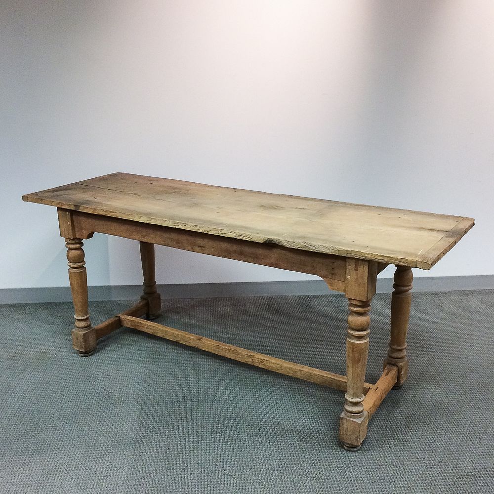 Appraisal: Country Turned Pine Harvest Table Country Turned Pine Harvest Table