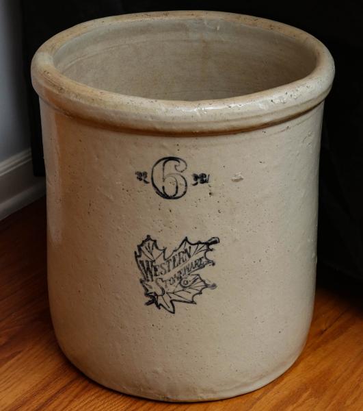 Appraisal: A GALLON WESTERN STONEWARE CROCKONSITE AUCTION This on-site auction is