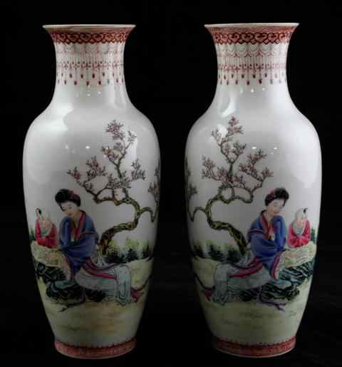 Appraisal: PAIR OF CHINESE FAMILLE ROSE VASES four character Qianlong mark