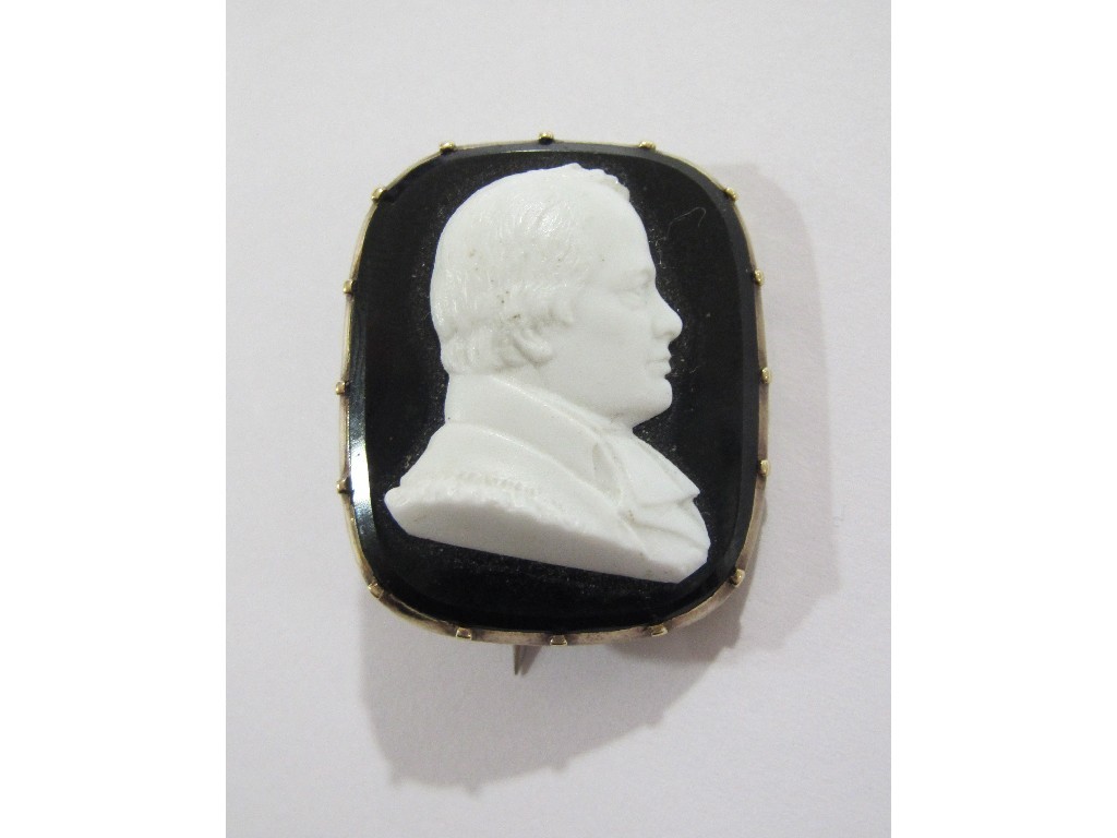 Appraisal: A Georgian hardstone cameo brooch depicting the bust of a