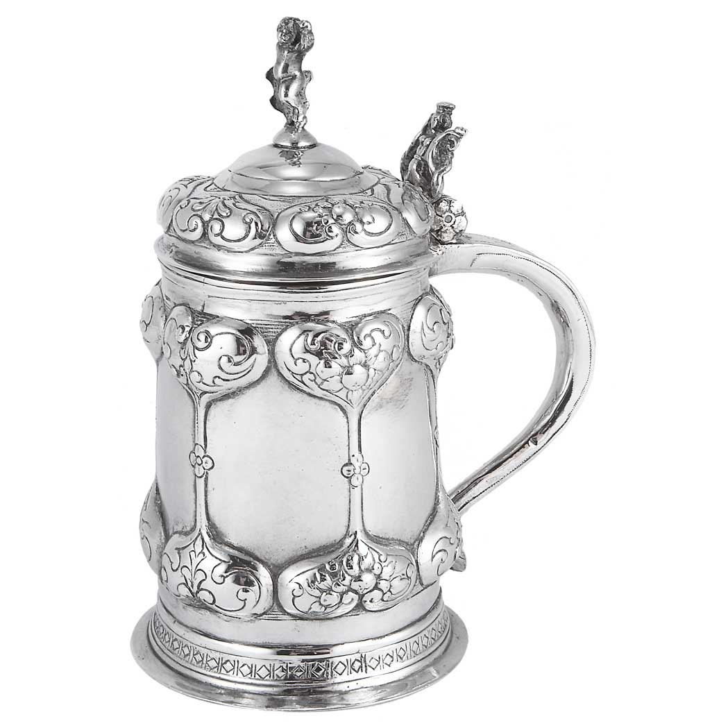 Appraisal: Scottish Silver Tankard th Century With repousse heart-shaped decoration with