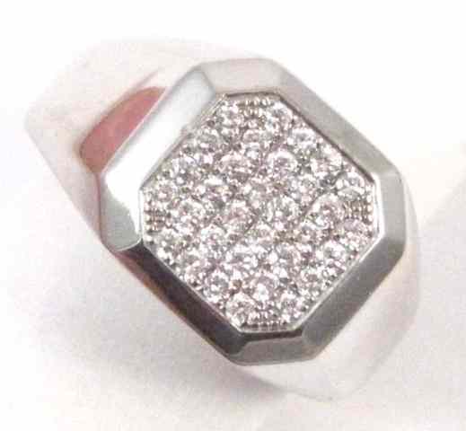 Appraisal: MAN'S DIAMOND AND WHITE GOLD RING k gold set with