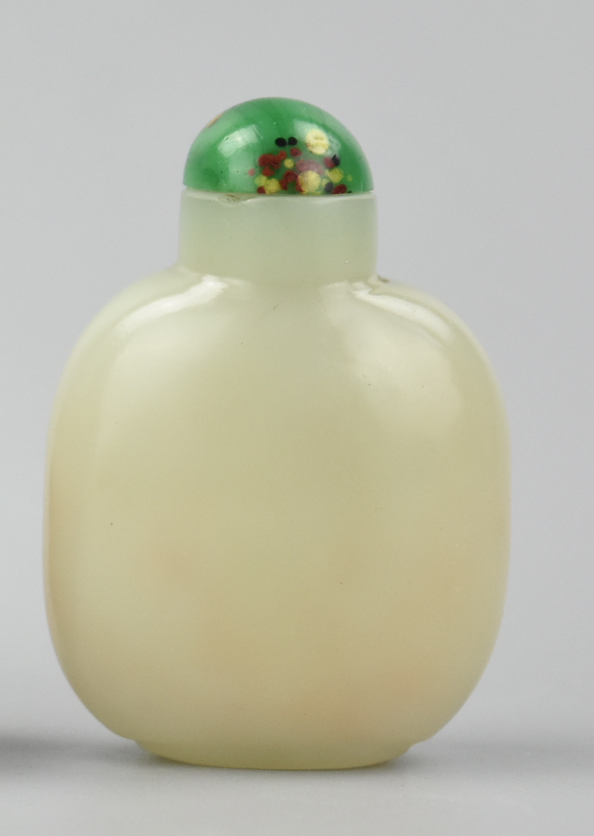 Appraisal: CHINESE WHITE JADE SNUFF BOTTLE QING DYNASTY A white jade