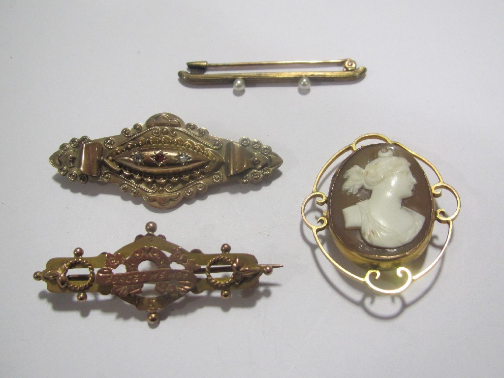 Appraisal: Lot comprising three ct gold bar brooches and a gold