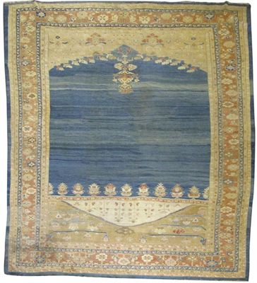 Appraisal: A Ziegler carpet Arak Sultanabad north west Persia late nineteenth