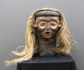 Appraisal: th C Chokwe Mask of Angola th C Chokwe Mask