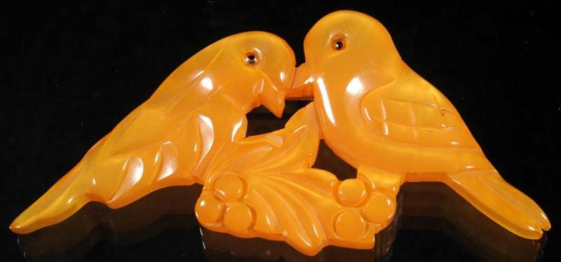 Appraisal: Bakelite Yellow Love Birds Pin Description No damage Condition Excellent