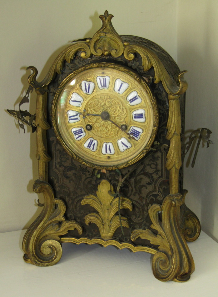 Appraisal: A thC French Boulle mantel clock with ormolu mounted case