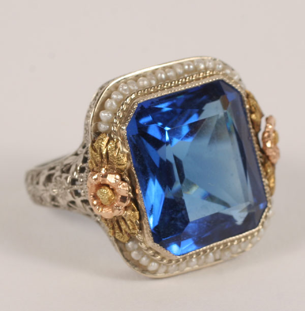 Appraisal: White gold K antique filigree ring with an emerald cut