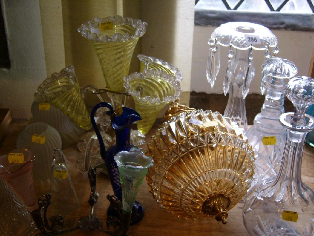 Appraisal: A collection of th century and other glassware including a