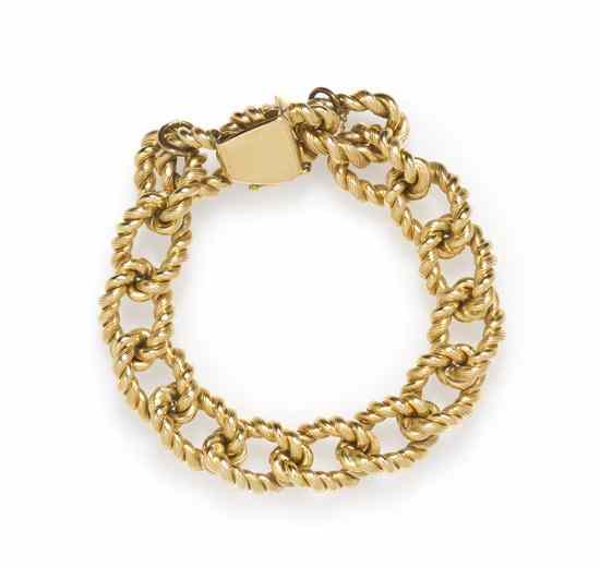 Appraisal: A Karat Yellow Gold Chain Link Bracelet in a twisted