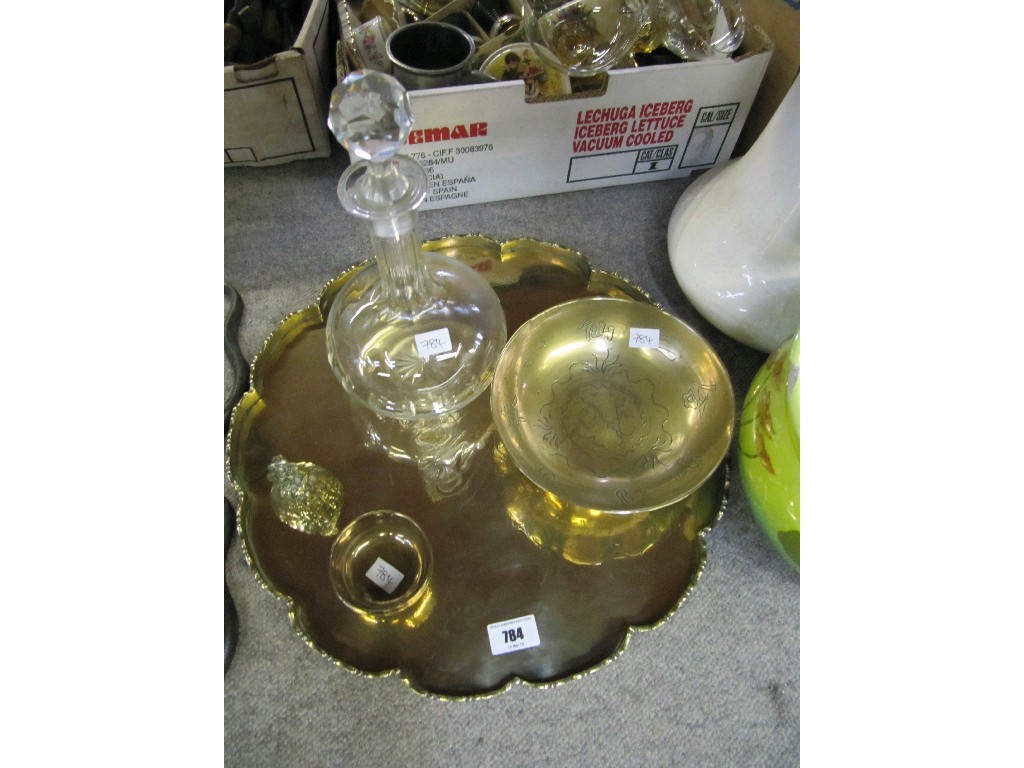 Appraisal: Lot comprising an oriental brass tray with various brass bowls