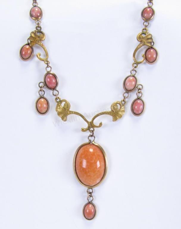 Appraisal: An antique unmarked K yellow gold Victorian design necklace with