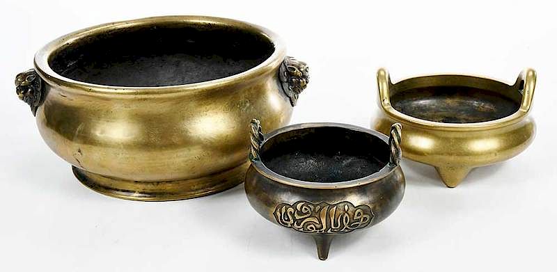 Appraisal: Three Chinese Bronze Censers each with seal mark at underside