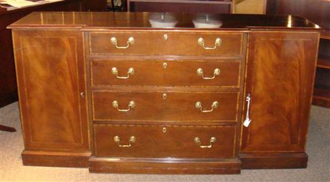 Appraisal: HICKORY AMERICAN MASTERPIECE COLLECTION MAHOGANY CONSOLE CABINET h w d