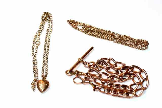 Appraisal: A CT ROSE GOLD CURB LINK WATCH CHAIN with T