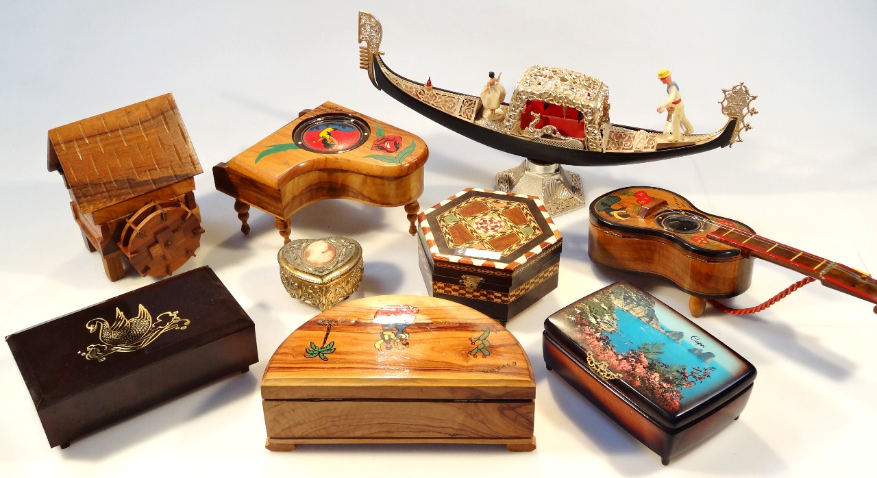 Appraisal: Various souvenir and tourist boxes jewellery caskets etc to include