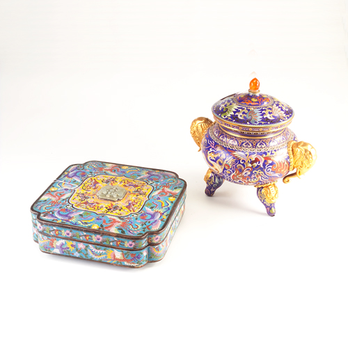 Appraisal: Two Chinese cloisonne vessels a covered box sq box and