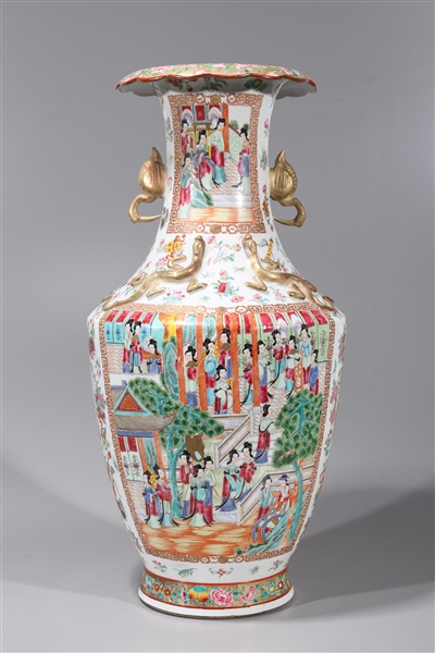 Appraisal: Large Chinese possibly early th century famille rose enameled porcelain