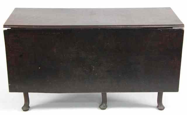 Appraisal: An th Century mahogany gateleg table the two rectangular flaps