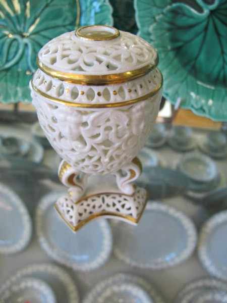 Appraisal: GRAINGER'S WORCESTER CO RETICULATED PORCELAIN LIDDED VASE