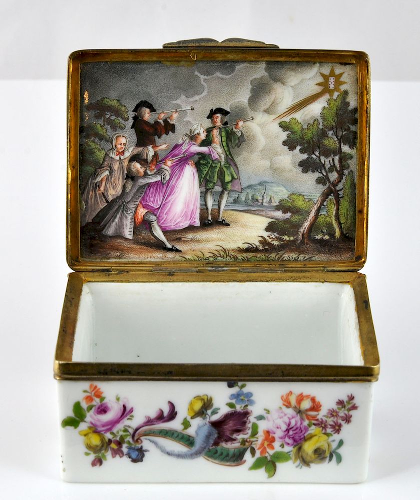 Appraisal: German Porcelain Comet Card Game Snuff Box German porcelain snuff