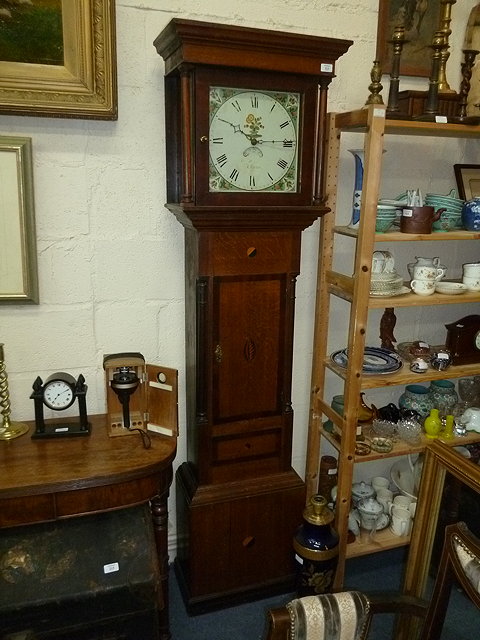 Appraisal: AN EARLY TH CENTURY OAK HOUR LONG CASE CLOCK the