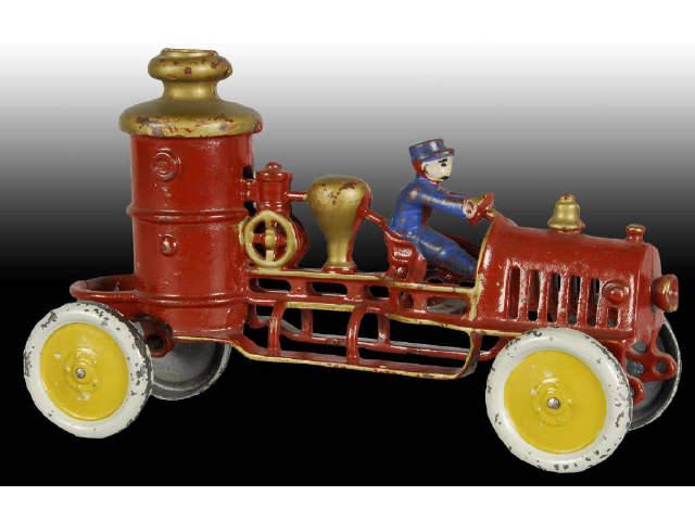 Appraisal: Early Cast Iron Fire Pumper Toy Description Medium sized pumper