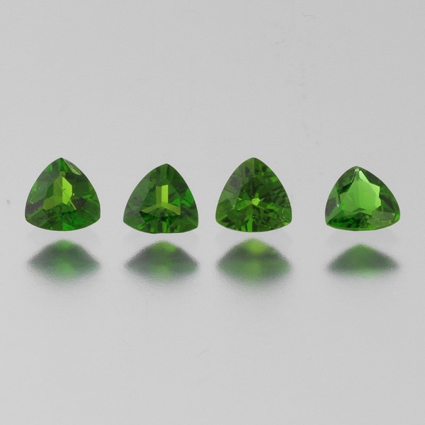 Appraisal: LOT OF FOUR UNMOUNTED TRILLION CUT CHROME DIOPSIDE GEMSTONES Four