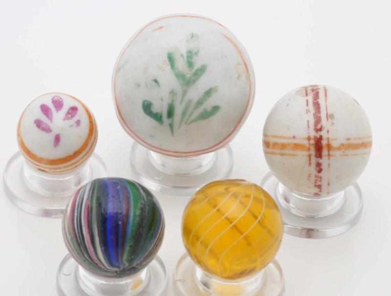 Appraisal: Lot of Assorted Marbles Description This lot includes three glazed