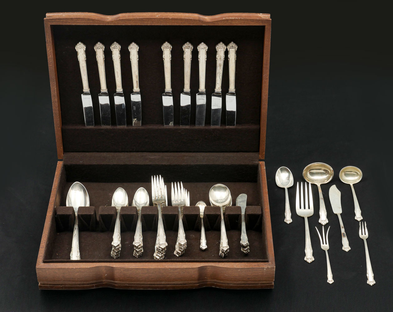 Appraisal: PC LUNT ''ENGLISH SHELL'' STERLING FLATWARE Approx Troy ounces Comprising