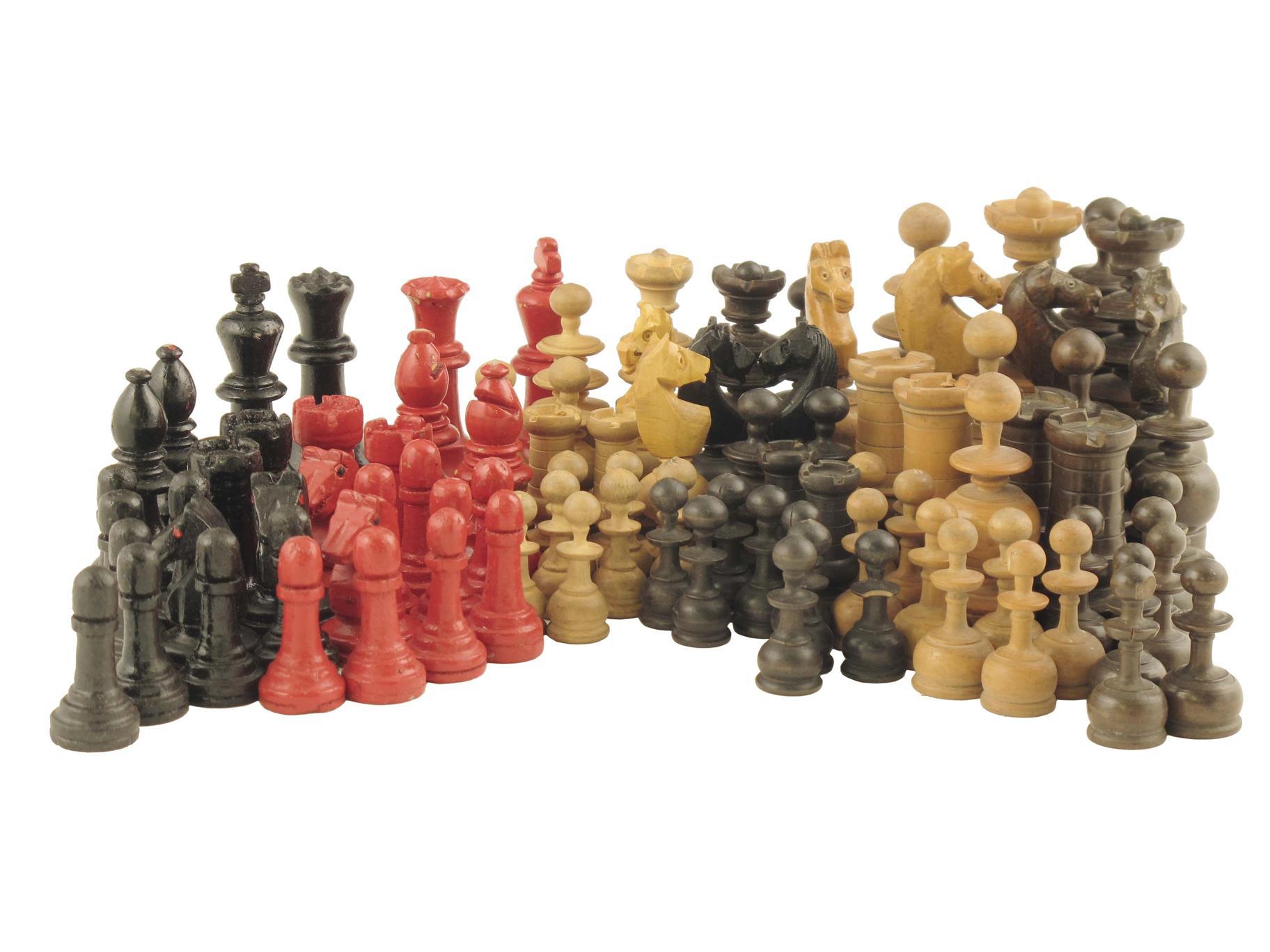 Appraisal: A turned boxwood and stained chess set