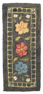 Appraisal: Floral hooked rug or table cover early th c ''