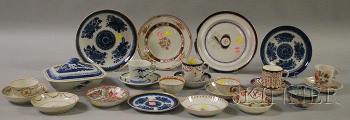 Appraisal: Approximately Twenty-five Pieces of Assorted Mostly Chinese Export Porcelain Tableware