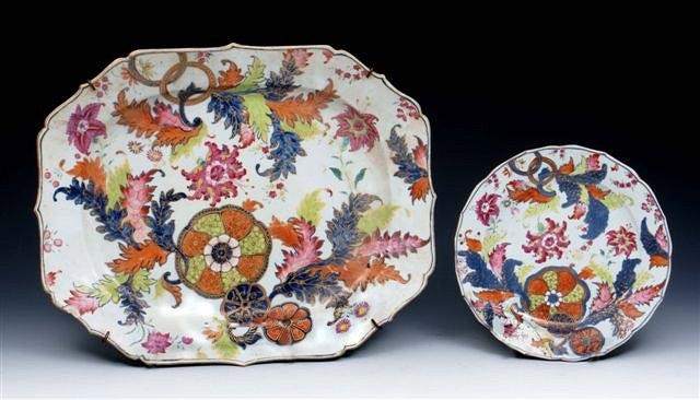 Appraisal: AN TH CENTURY CHINESE POLYCHROME DISH with Tobacco Leaf pattern