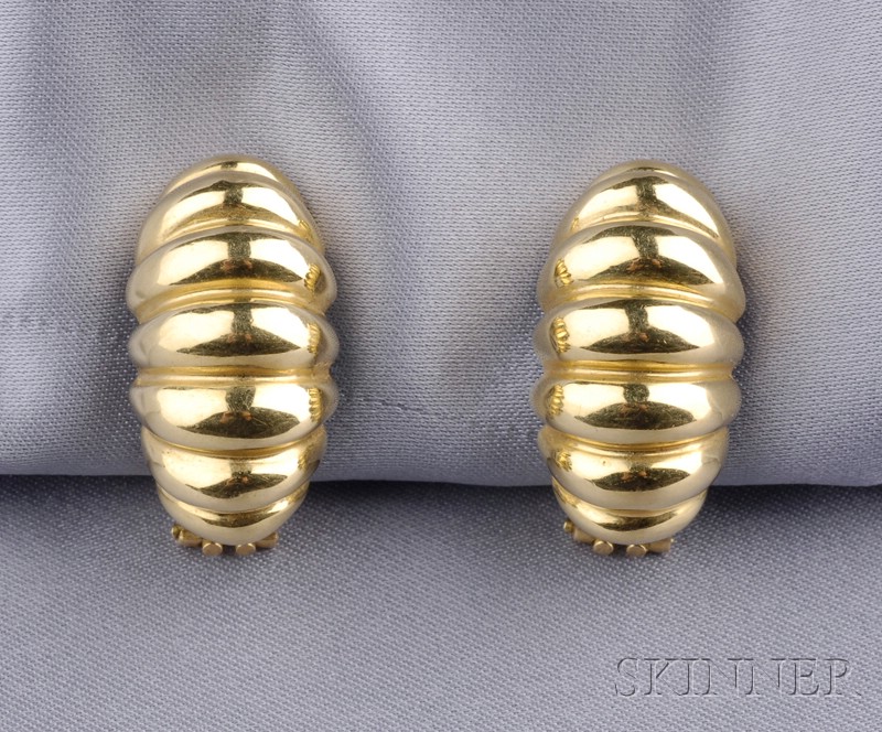 Appraisal: kt Gold Earclips each with ribbed design dwt lg in