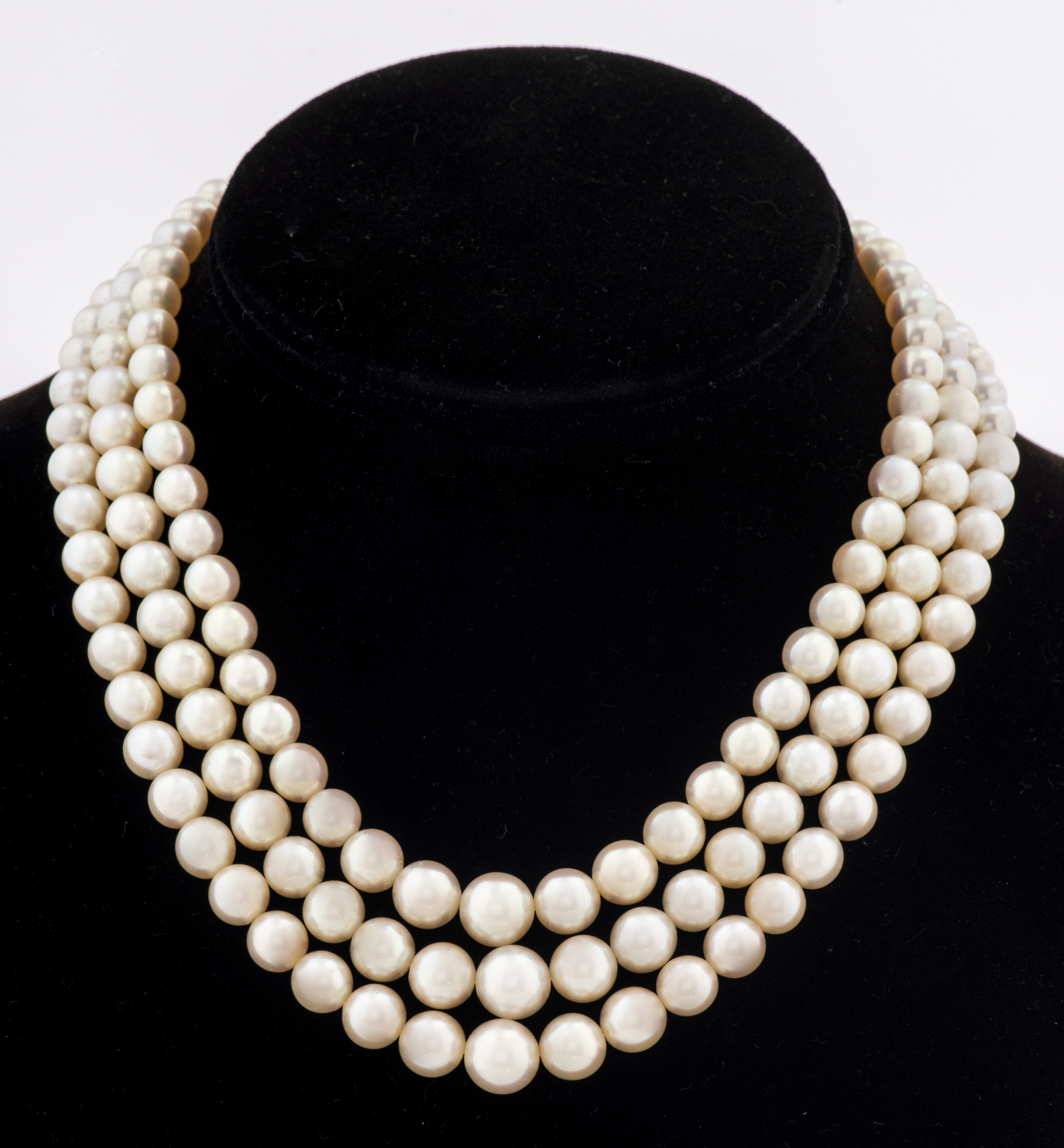 Appraisal: THREE STRAND PEARL CHOKER NECKLACE W K CLASP Vintage three