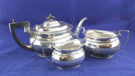 Appraisal: A George V silver three piece tea set of plain