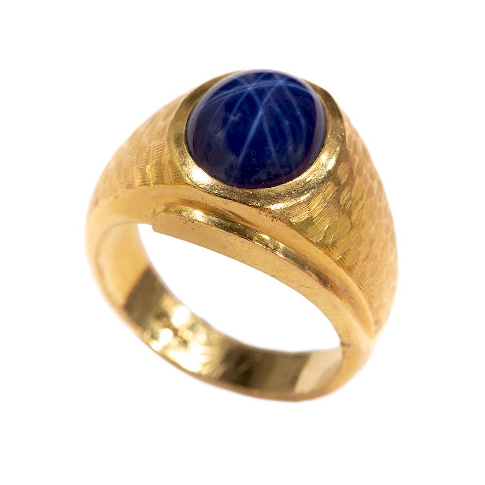 Appraisal: A Gentleman's Synthetic Star Sapphire Ring in K K yellow