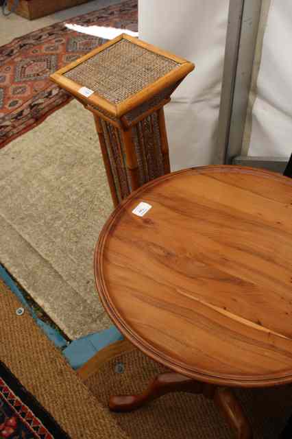 Appraisal: AN TH CENTURY STYLE YEW WOOD TRAY TOP OCCASIONAL TABLE