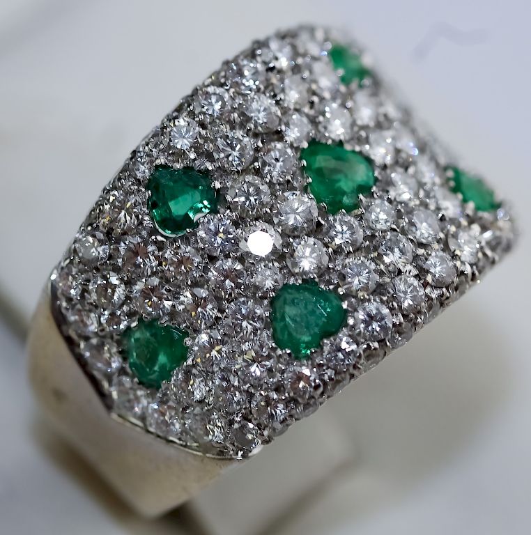 Appraisal: K White Gold ct TW Pave Emerald Diamond Ring k