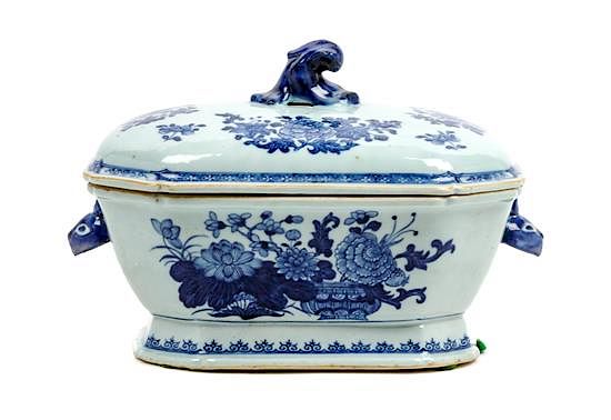 Appraisal: A Chinese Export Porcelain Tureen Width inches A Chinese Export