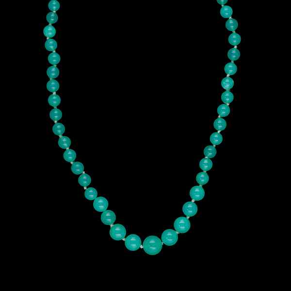 Appraisal: k Buccellati Chrysoprase Beads and Clasp k yellow gold and