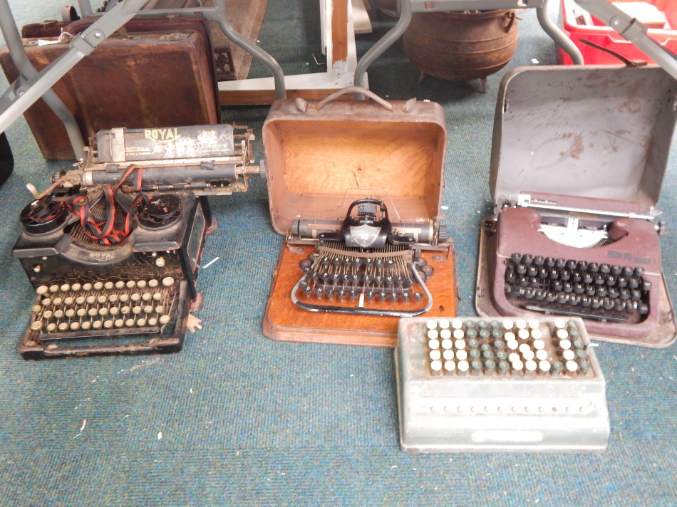 Appraisal: Three typewriters a Blickensderfer stamped Newcastle on Tyne in an