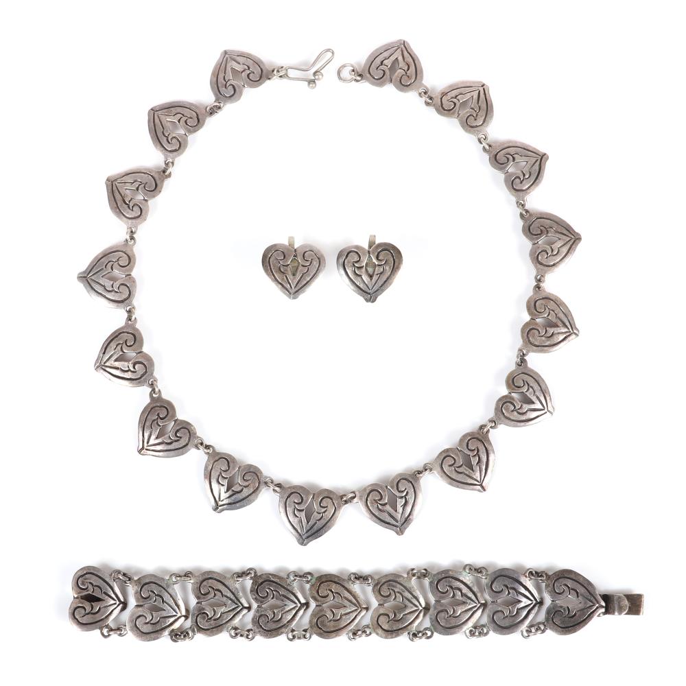 Appraisal: TAXCO RANCHO ALEGRE MEXICAN MODERNIST STERLING SILVER LINKED HEART NECKLACE