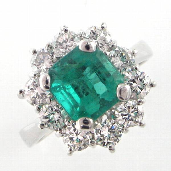 Appraisal: An emerald diamond and platinum ring emerald estimated to weight