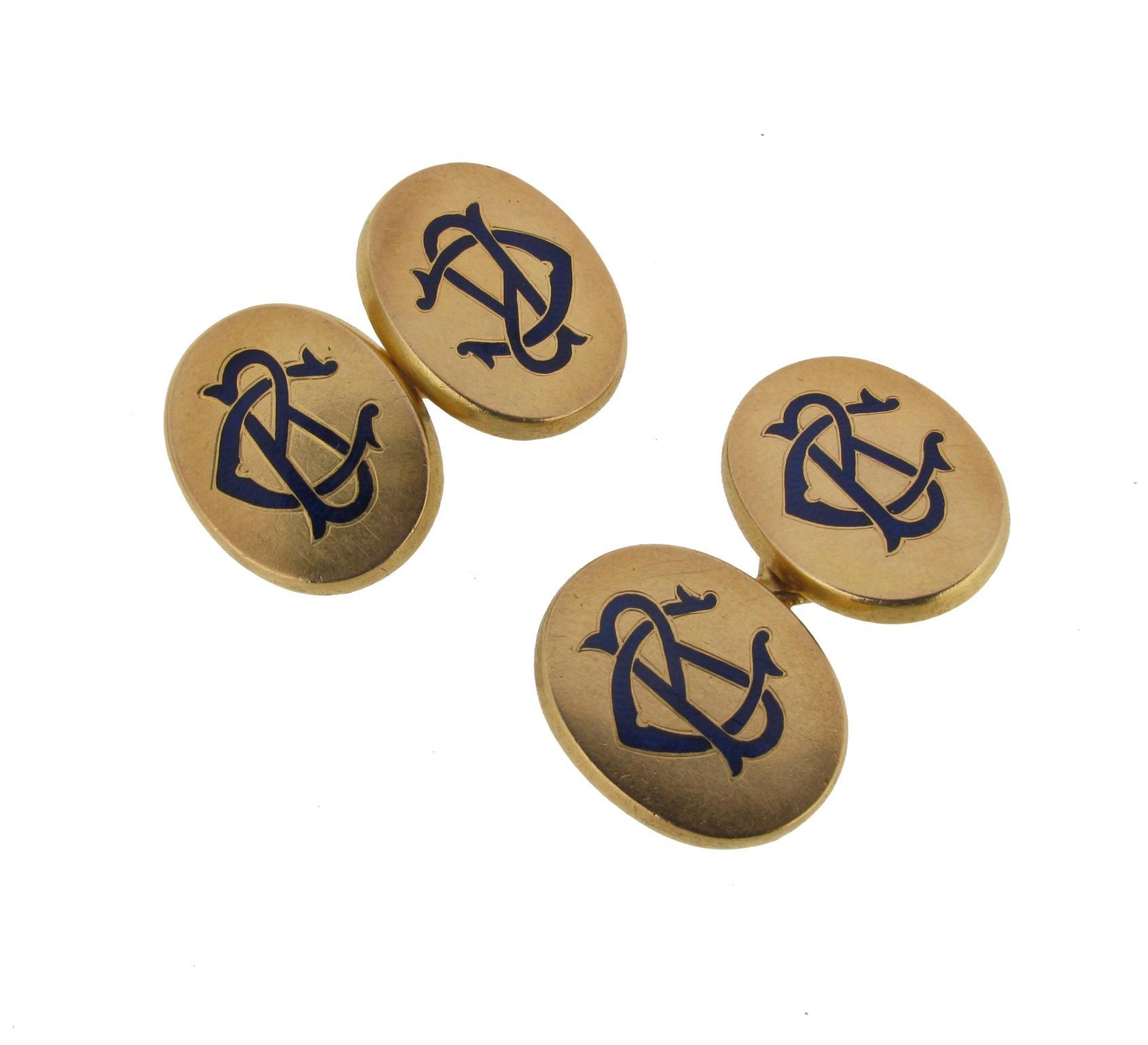 Appraisal: A pair of gold cuff links