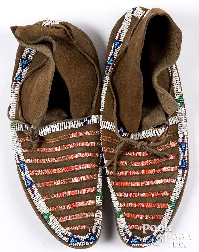 Appraisal: Pair of Northern Plains Indian beaded moccasins Pair of Northern